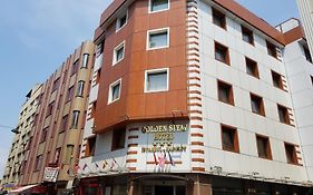 Golden Siyav Hotel